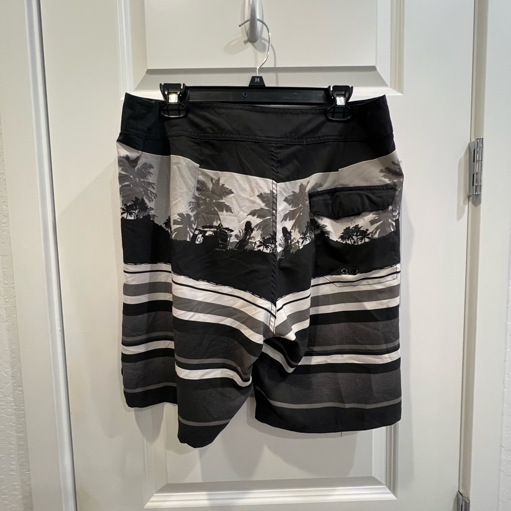 Molokai Men’s Black & Gray Palm-Striped Swim Board Shorts - Picture 2 of 4